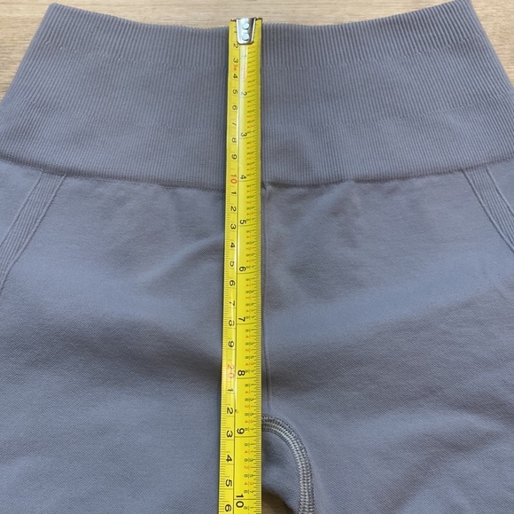 Lululemon | Flow and Go | Cropped‎ Leggings Capris - Picture 16 of 16